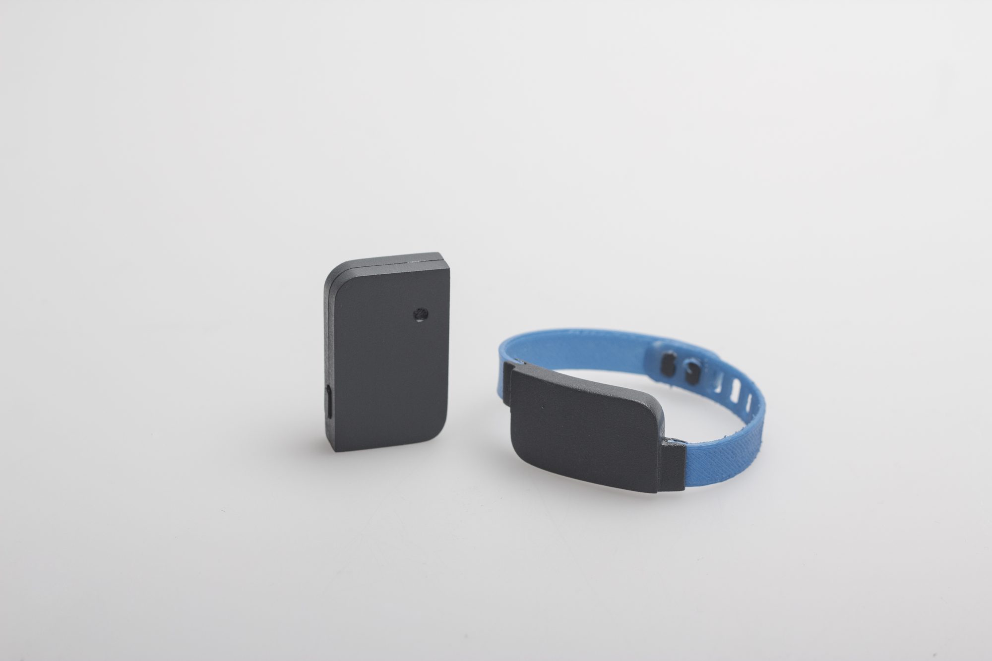 MNEMO &mdash; camera and sensor wristband